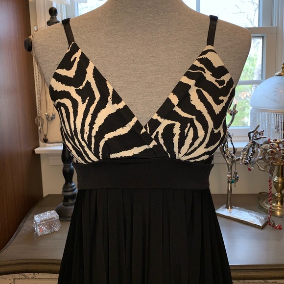 Animal Print Dress 💃🏻 - Picture 2 of 7